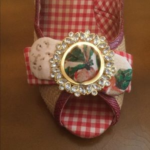 DONATED Fun Peep-Toe Pumps